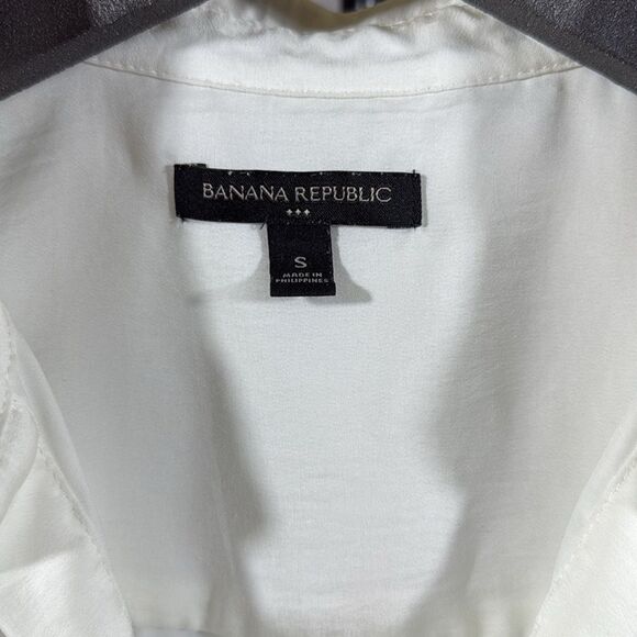 Banana Republic white Sleeveless Button-Up Tank - Picture 2 of 4